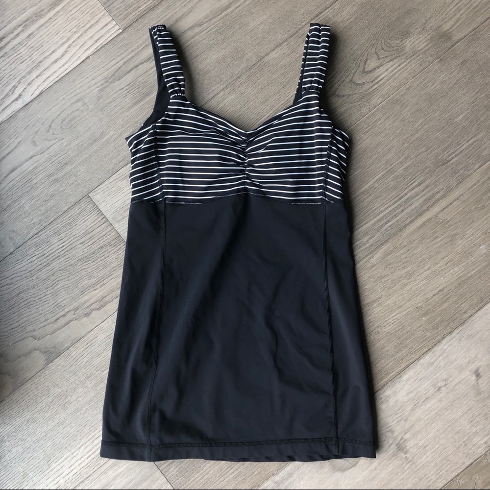 Black & White lululemon tank top 8